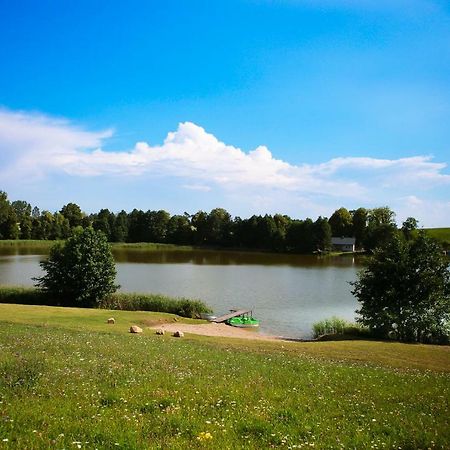 Domek Nad Jeziorem Lepaki Wielkie Exterior foto